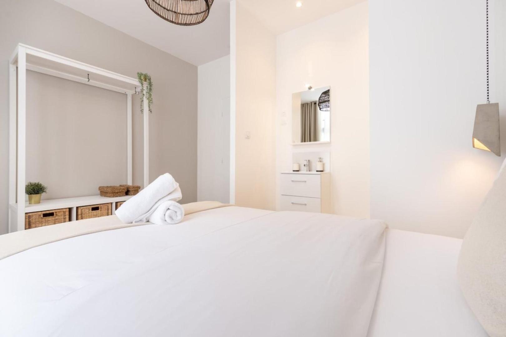 Апартаменты Lille Centre - 1Br In The Heart Of Lille! Экстерьер фото